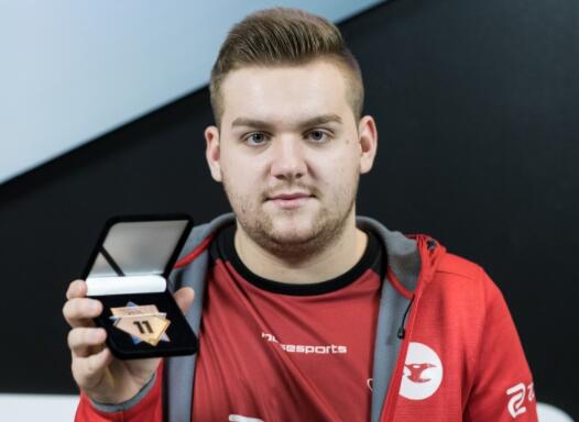 Valve为 CS2 添加了每周任务和新地图；