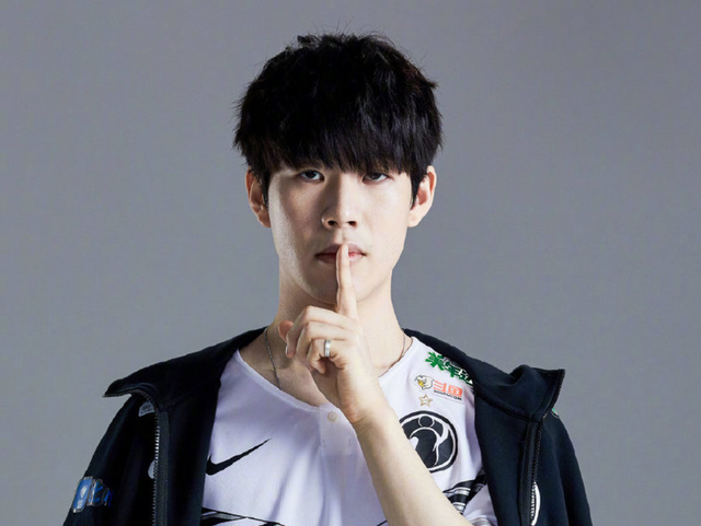 Keal：LPL有很多场馆，来回移动对于我来说比较不方便